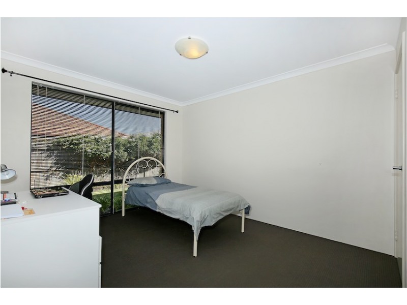 98 Hudson Drive, Dudley Park WA 6210