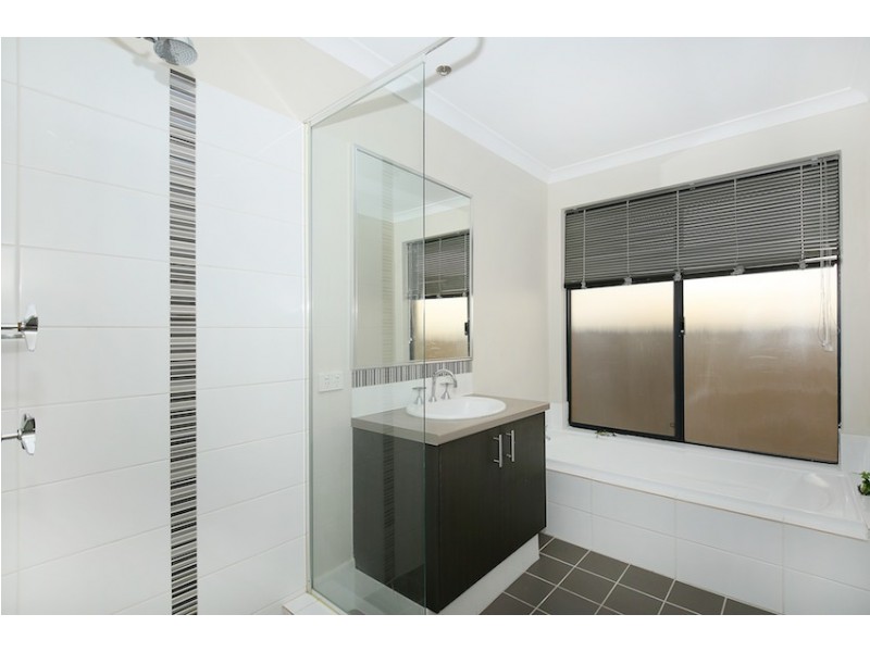 98 Hudson Drive, Dudley Park WA 6210