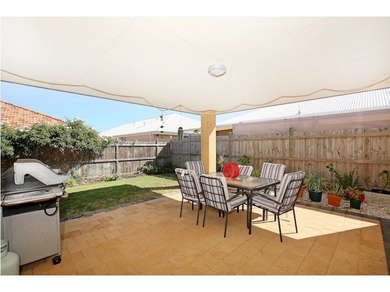 98 Hudson Drive, Dudley Park WA 6210