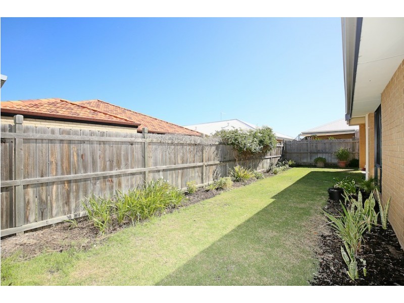 98 Hudson Drive, Dudley Park WA 6210