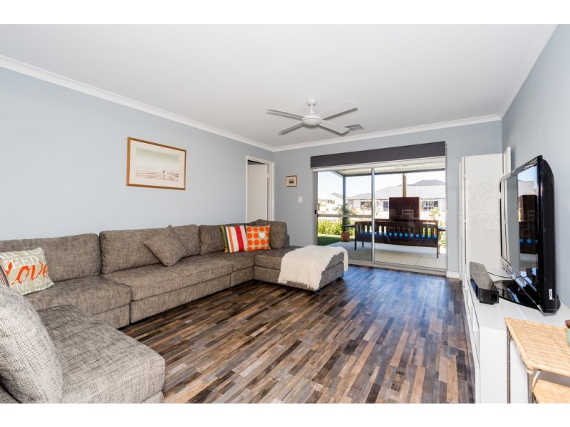 30 Erins Isle, Dudley Park WA 6210