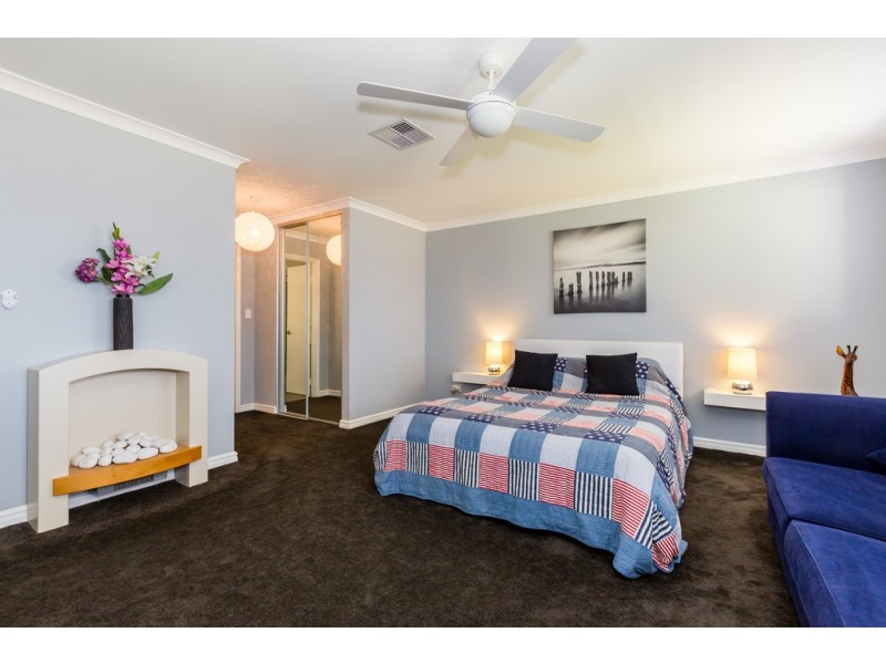 30 Erins Isle, Dudley Park WA 6210