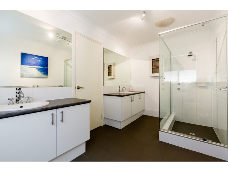 30 Erins Isle, Dudley Park WA 6210