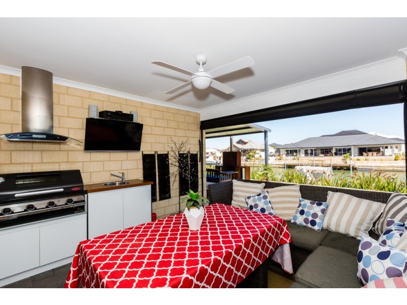 30 Erins Isle, Dudley Park WA 6210