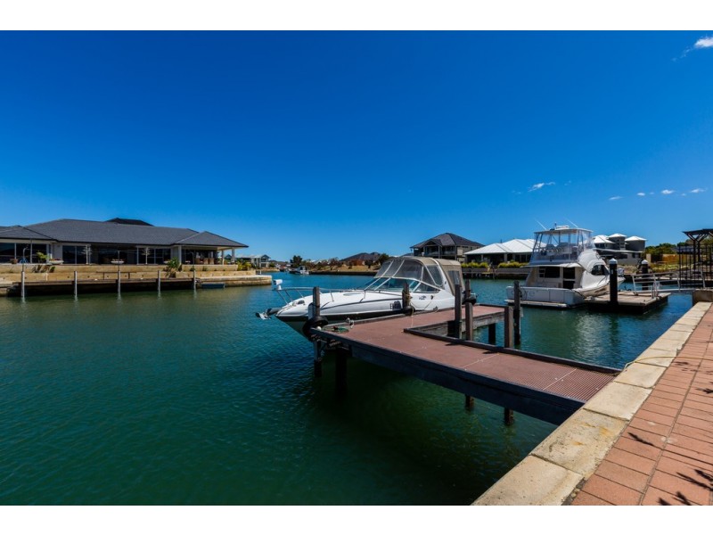 30 Erins Isle, Dudley Park WA 6210
