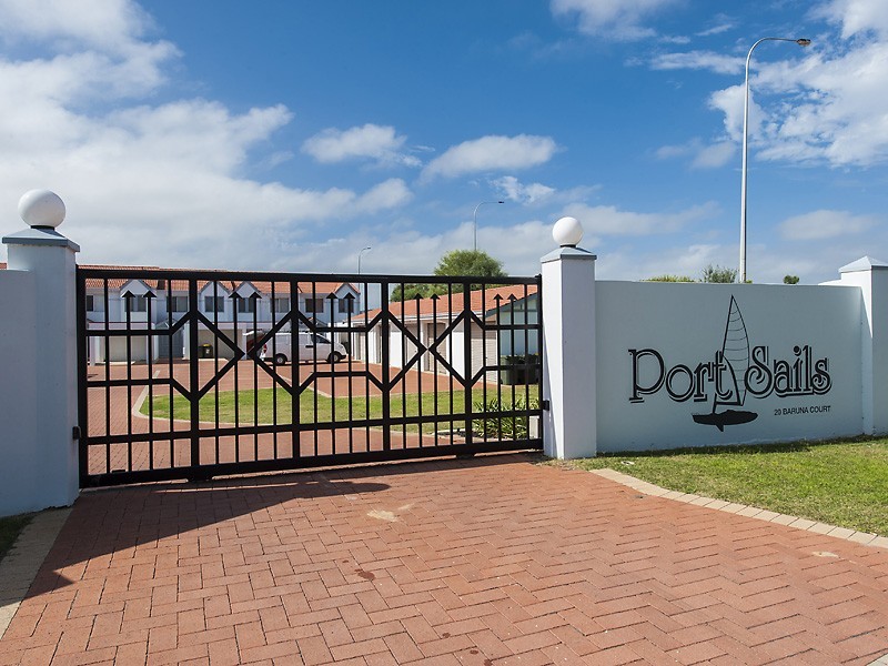 12/20 Baruna Court, Halls Head WA 6210