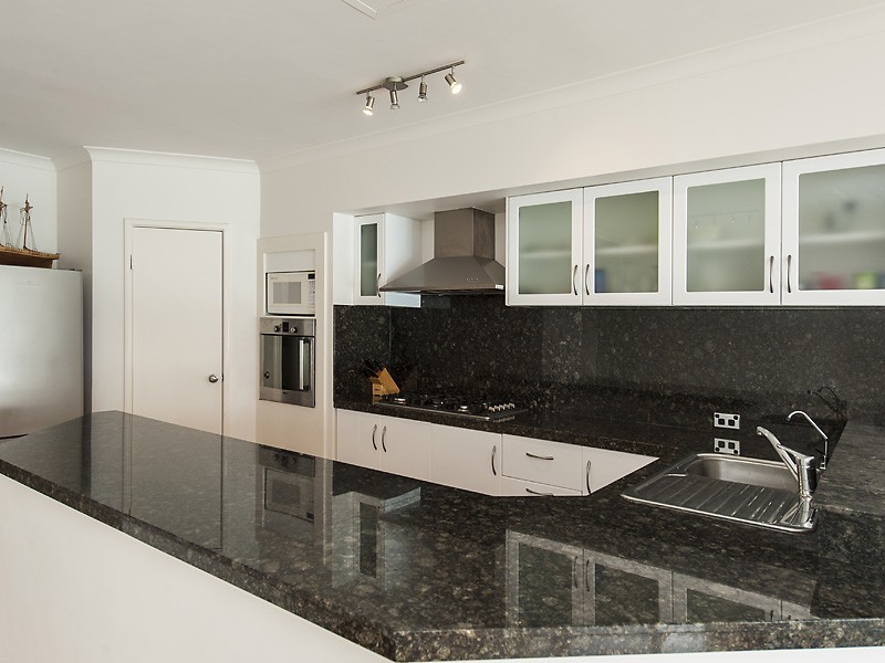 12/20 Baruna Court, Halls Head WA 6210