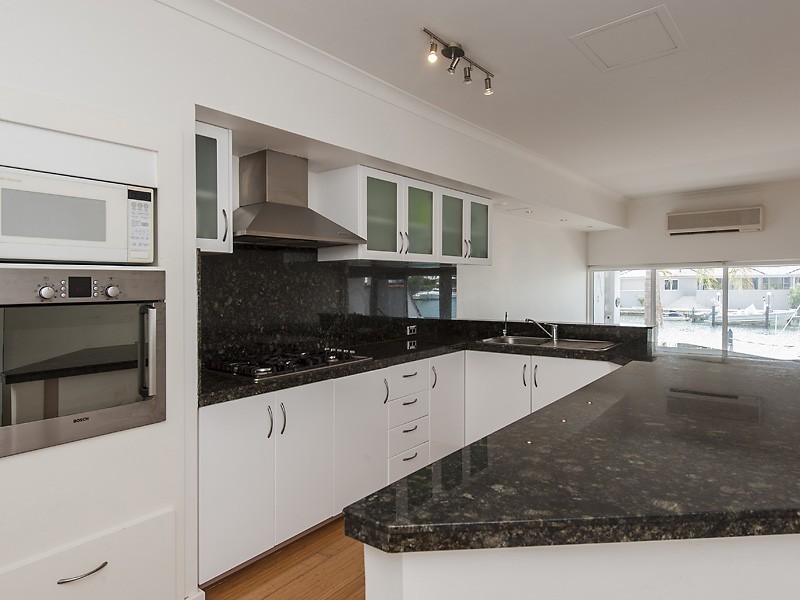 12/20 Baruna Court, Halls Head WA 6210