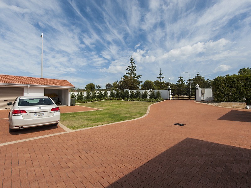 12/20 Baruna Court, Halls Head WA 6210