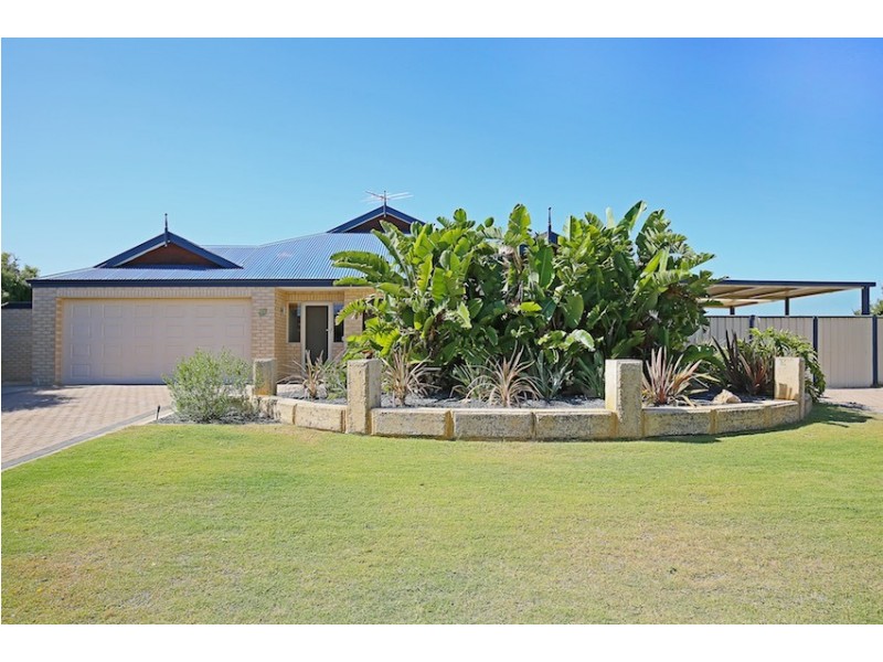 1 Magnolia Rise, Halls Head WA 6210