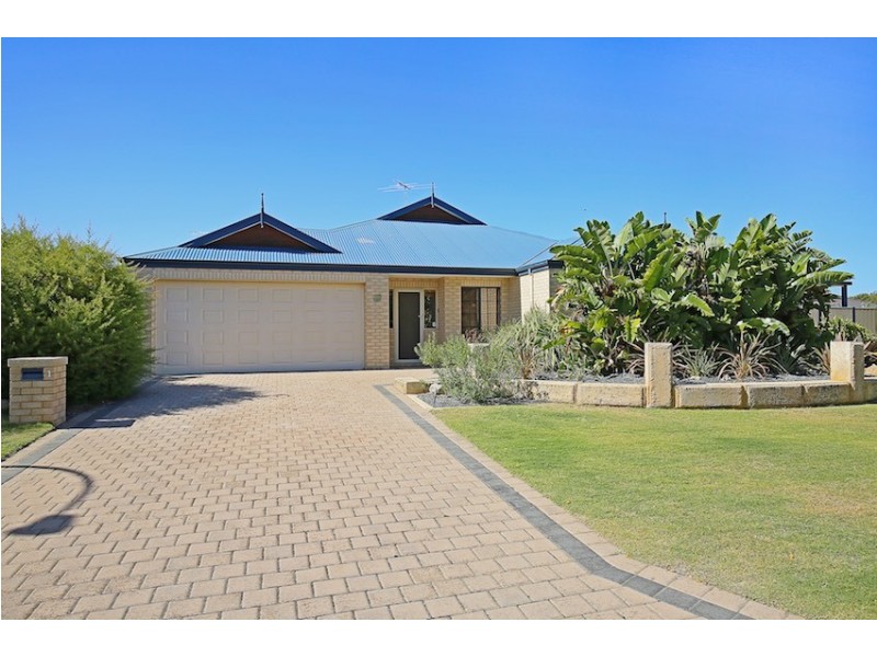1 Magnolia Rise, Halls Head WA 6210