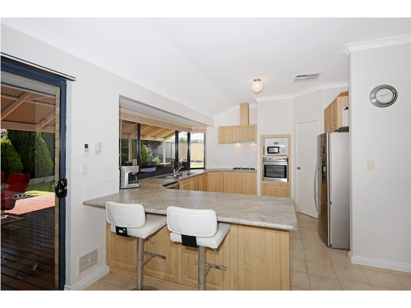 1 Magnolia Rise, Halls Head WA 6210