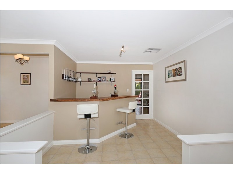 1 Magnolia Rise, Halls Head WA 6210