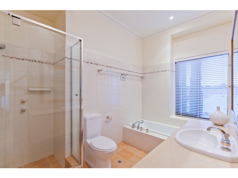 10 Santavea Mews, Halls Head WA 6210