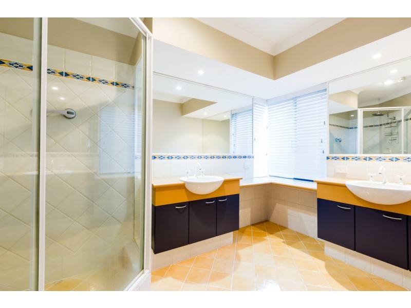 8 Leisure Way, Halls Head WA 6210