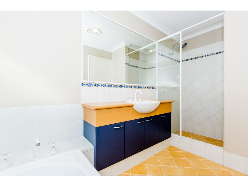 8 Leisure Way, Halls Head WA 6210