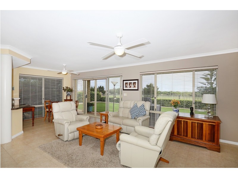 44 Beachview Court, Wannanup WA 6210