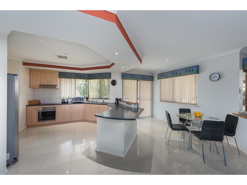 6 Gifford Rise, Meadow Springs WA 6210