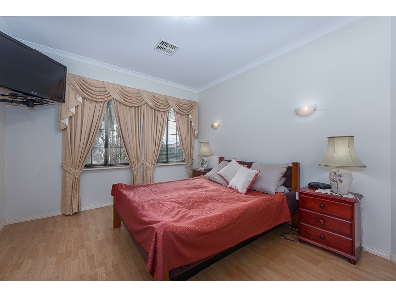 6 Gifford Rise, Meadow Springs WA 6210