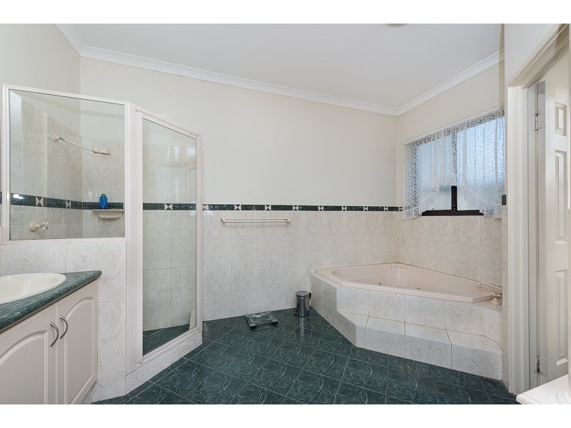 6 Gifford Rise, Meadow Springs WA 6210