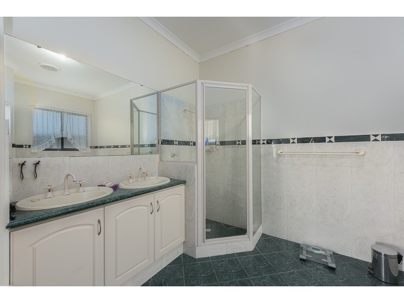 6 Gifford Rise, Meadow Springs WA 6210