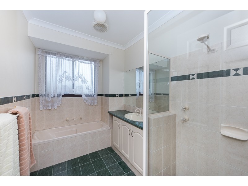 6 Gifford Rise, Meadow Springs WA 6210