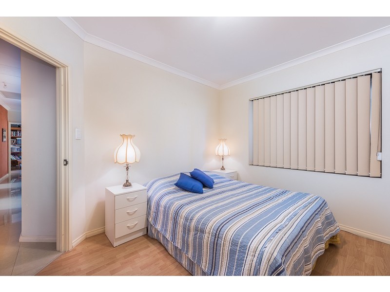 6 Gifford Rise, Meadow Springs WA 6210