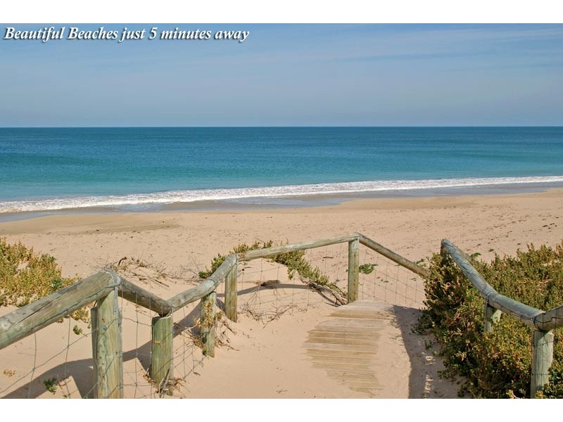 6 Gifford Rise, Meadow Springs WA 6210