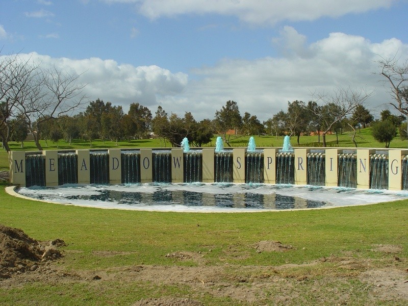 6 Gifford Rise, Meadow Springs WA 6210