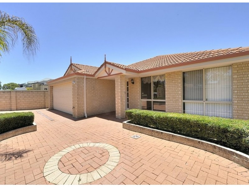 9 Condor Mews, Halls Head WA 6210