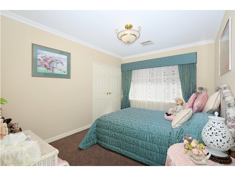 42 Brindabella Crescent, Halls Head WA 6210