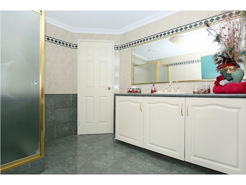 42 Brindabella Crescent, Halls Head WA 6210