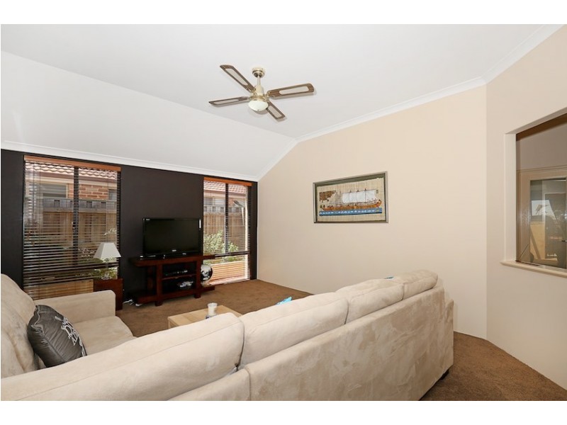 8 Karon Vista, Halls Head WA 6210