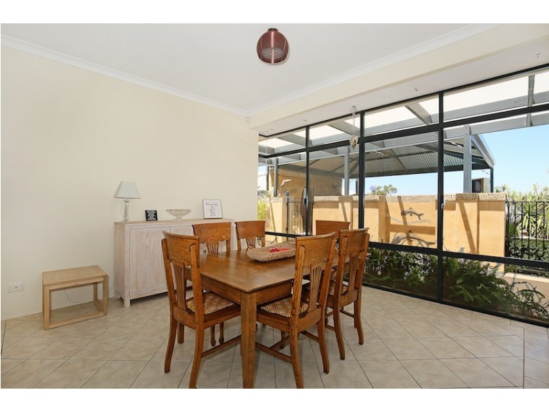 8 Karon Vista, Halls Head WA 6210