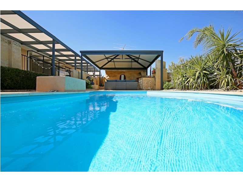 8 Karon Vista, Halls Head WA 6210