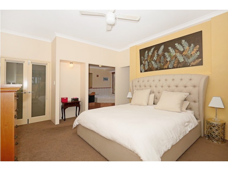 8 Karon Vista, Halls Head WA 6210