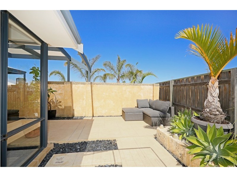 8 Karon Vista, Halls Head WA 6210