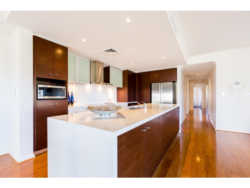 1/18 Cannaregio Square, Mandurah WA 6210