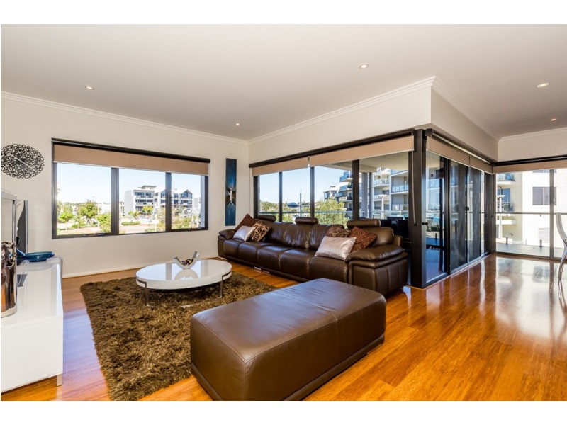 1/18 Cannaregio Square, Mandurah WA 6210