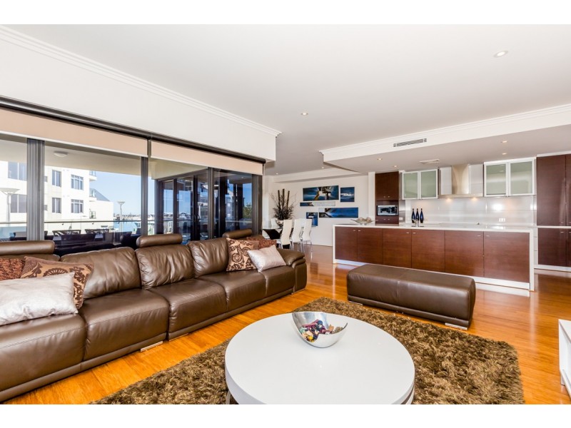 1/18 Cannaregio Square, Mandurah WA 6210