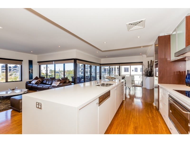 1/18 Cannaregio Square, Mandurah WA 6210