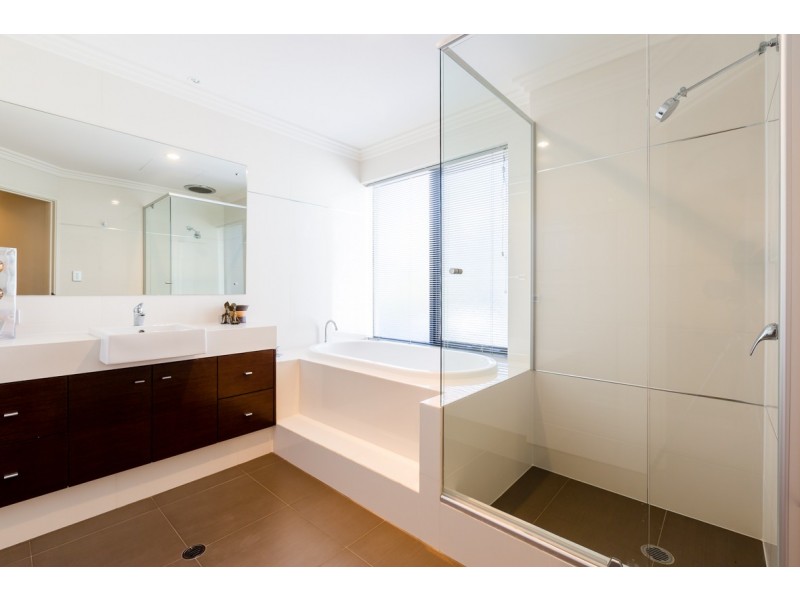 1/18 Cannaregio Square, Mandurah WA 6210