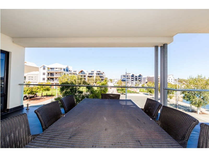 1/18 Cannaregio Square, Mandurah WA 6210