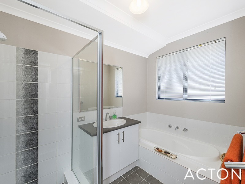 42A Leslie Street, Dudley Park WA 6210