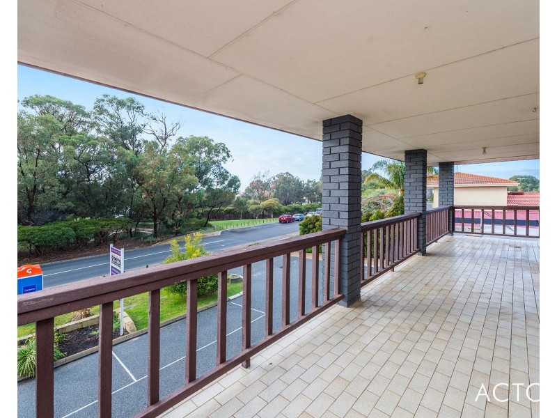 54 Mclarty Road, Halls Head WA 6210