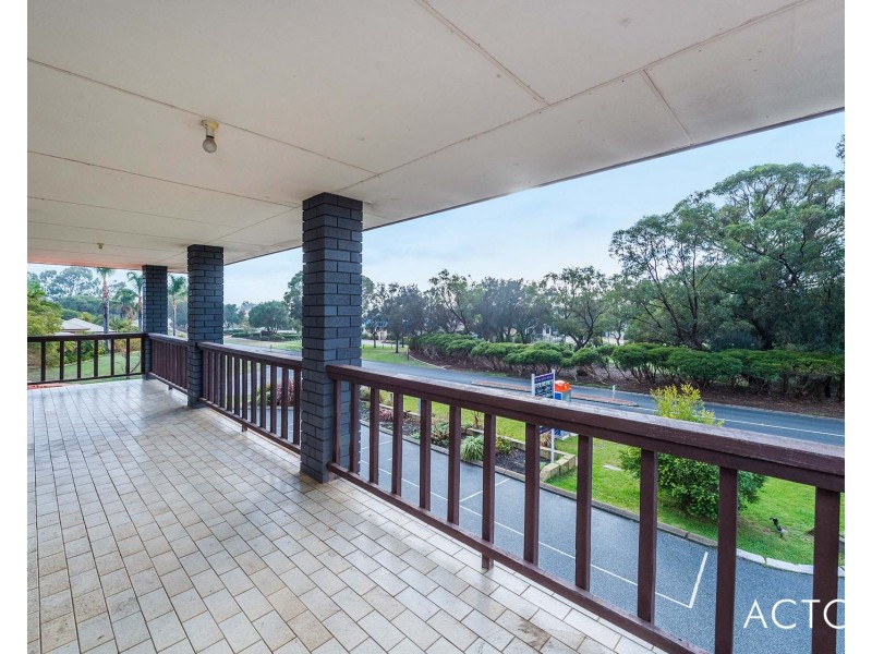 54 Mclarty Road, Halls Head WA 6210