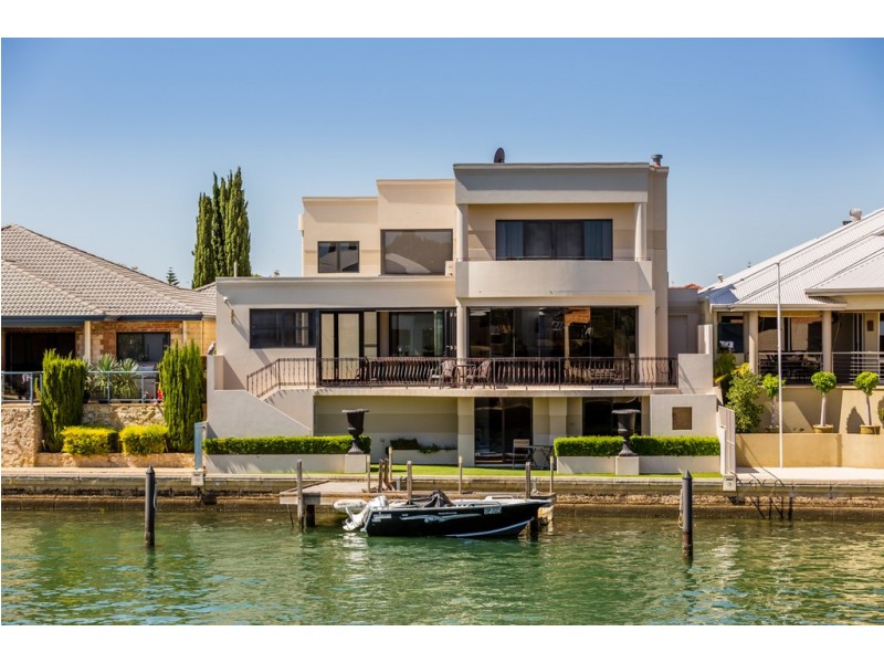 39 Aztec Island Retreat, Halls Head WA 6210