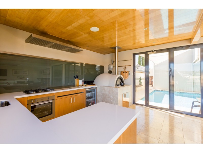 39 Aztec Island Retreat, Halls Head WA 6210