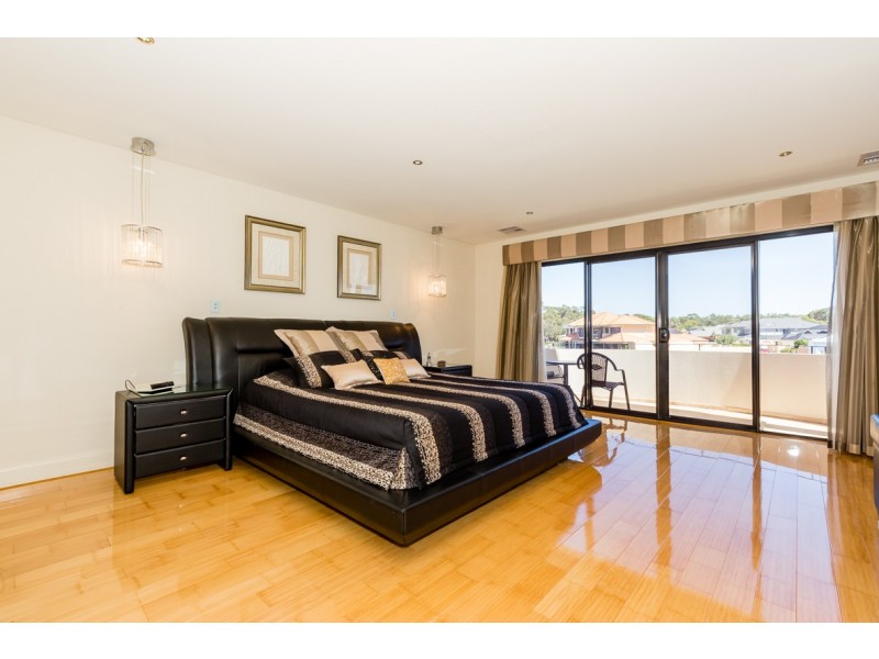 39 Aztec Island Retreat, Halls Head WA 6210