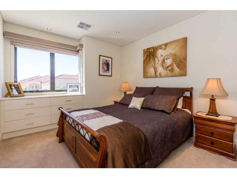 39 Aztec Island Retreat, Halls Head WA 6210